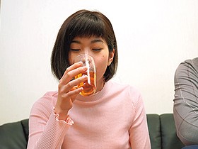 隣のおじさんは二度チャイムを鳴らす… 君嶋真由　サンプル画像07